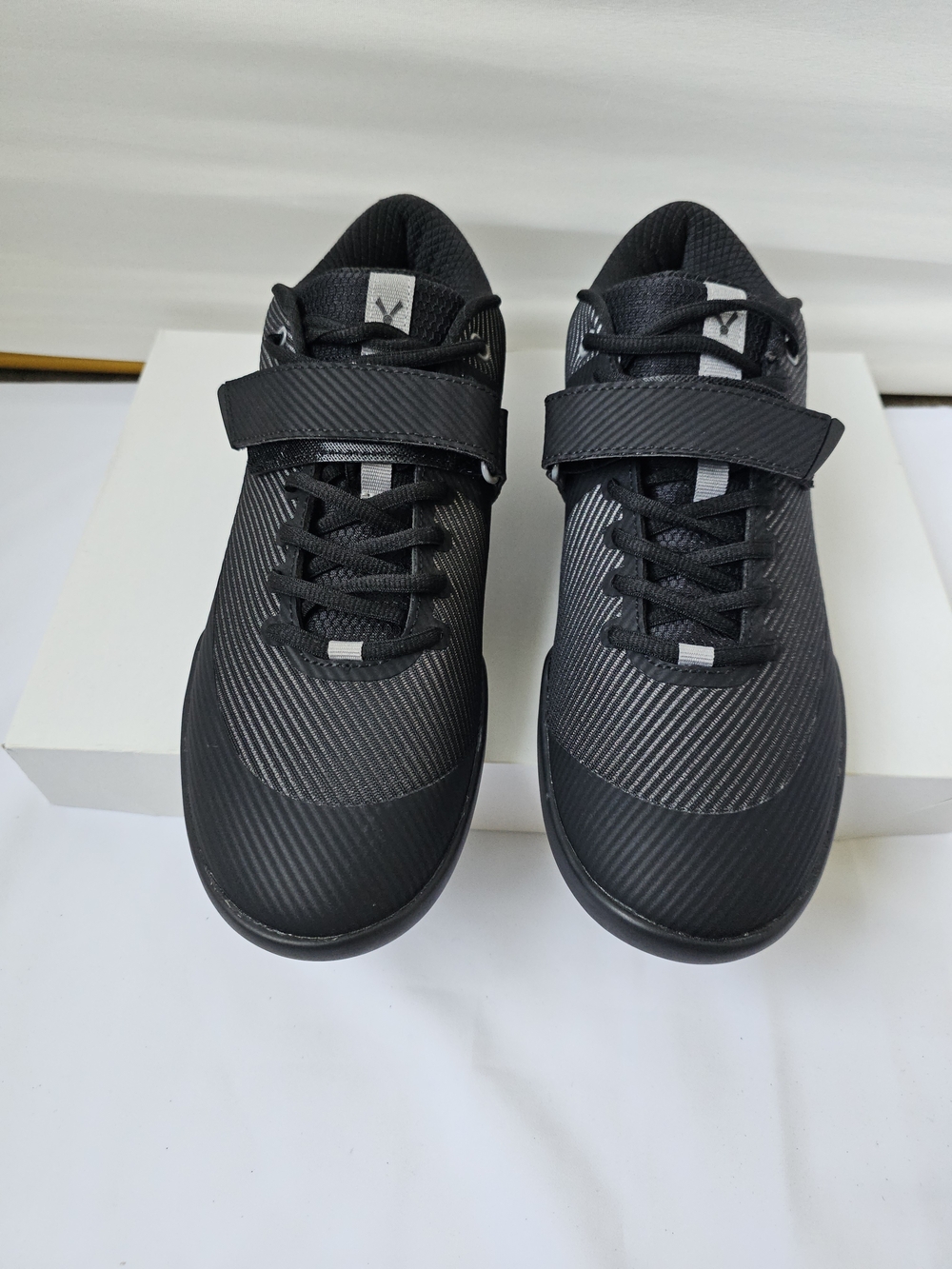 NWOT Velaasa Track & Field Throwing Shoes - Black/Silver (Size US Men's 11)